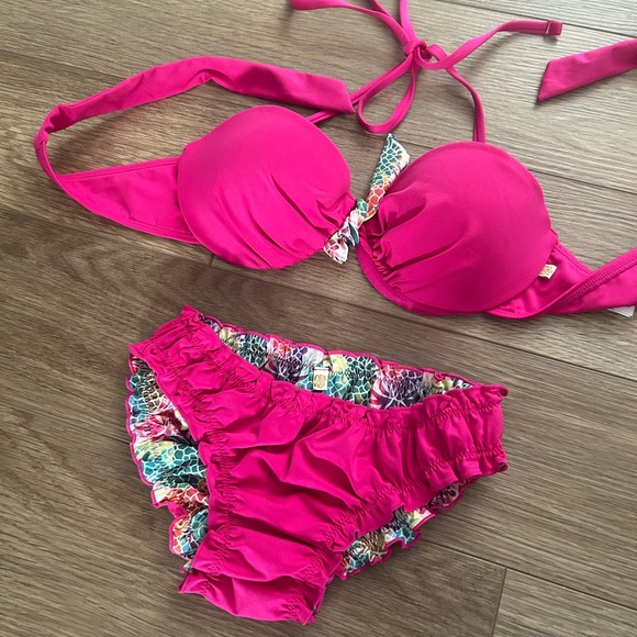 Pink bikini - Picture 3 of 6